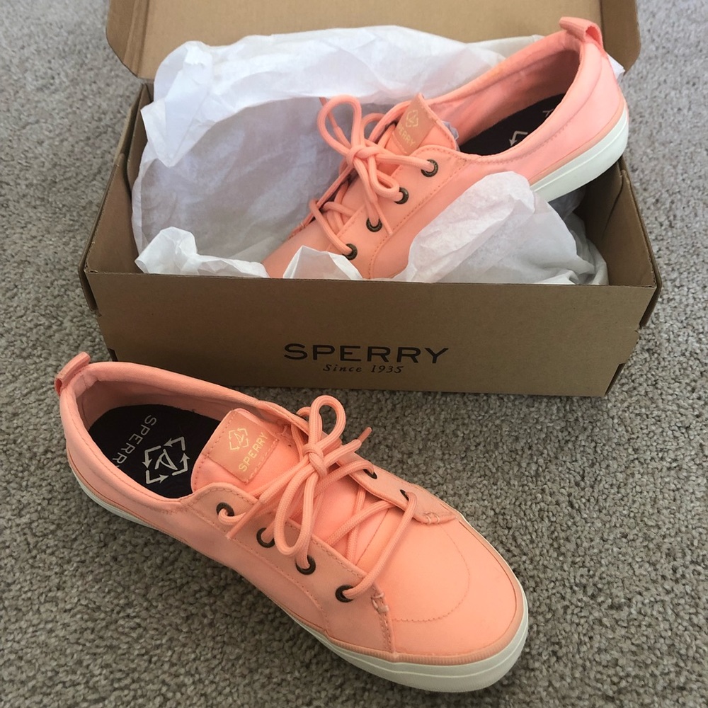 Sperry Crest Vibe Sneaker